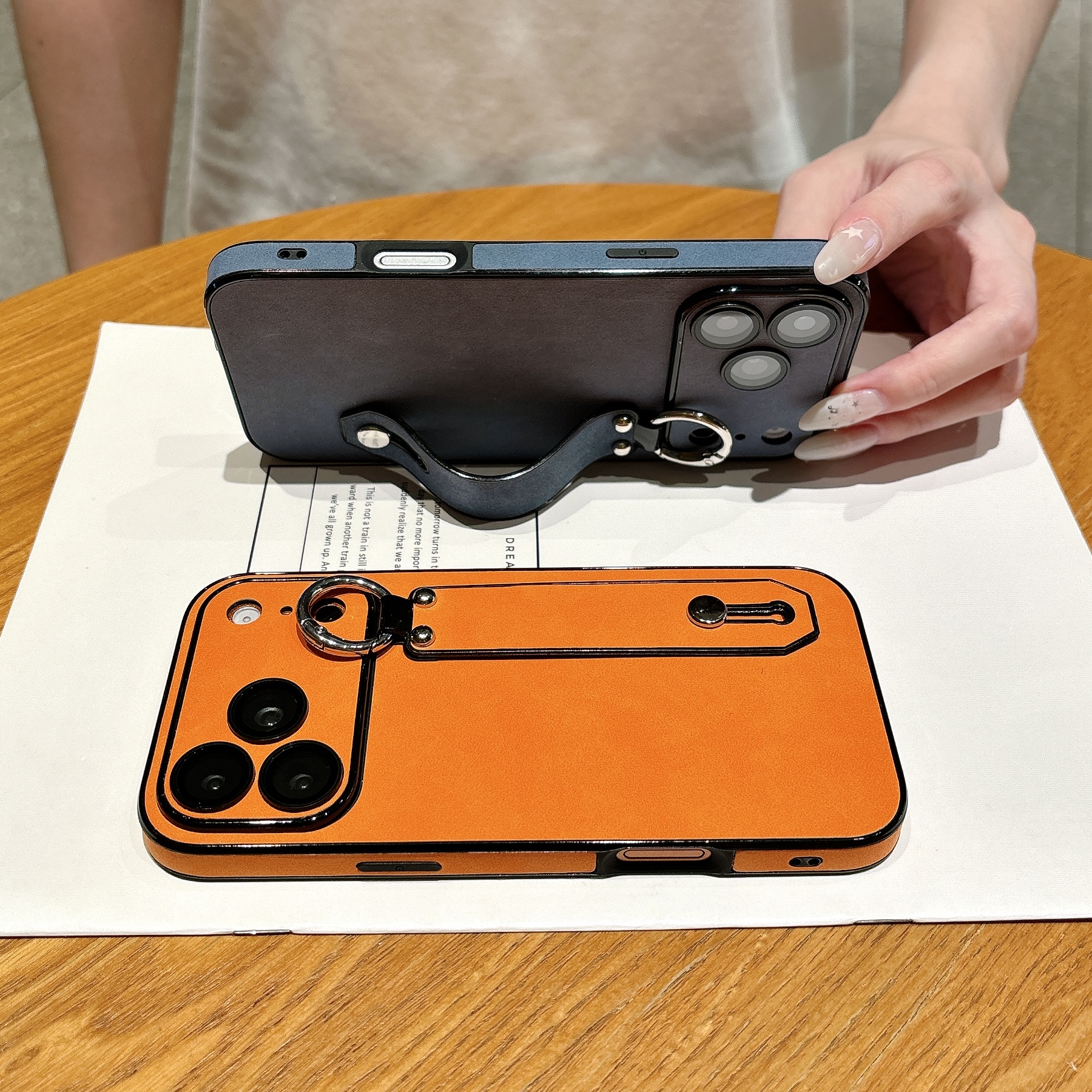 Suede Leather Wrist Strap Hold - Phone Cases Iphone 16 Pro Max recensie en prijs
