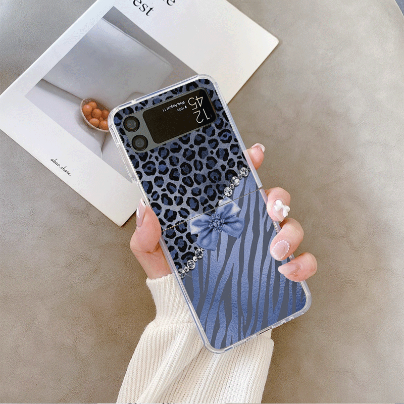 Creative Pink Blue Bow Leopard - Phone Cases Z Flip 5 recensie en prijs