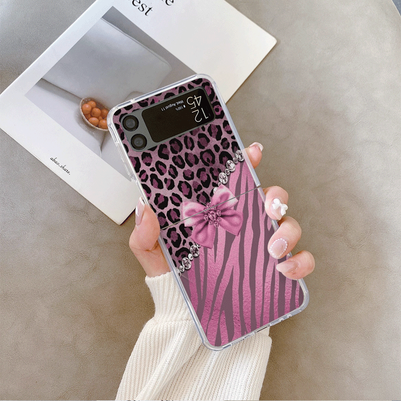 Creative Pink Blue Bow Leopard - Phone Cases Z Flip 5 recensie en prijs